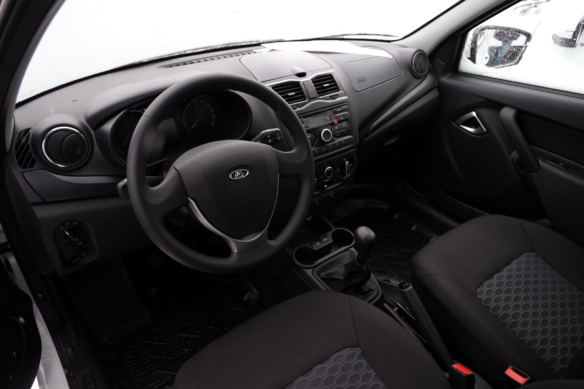 Губернатор Вадим Шумков вручил ключи от 23 новых машин неотложной медицинской помощи