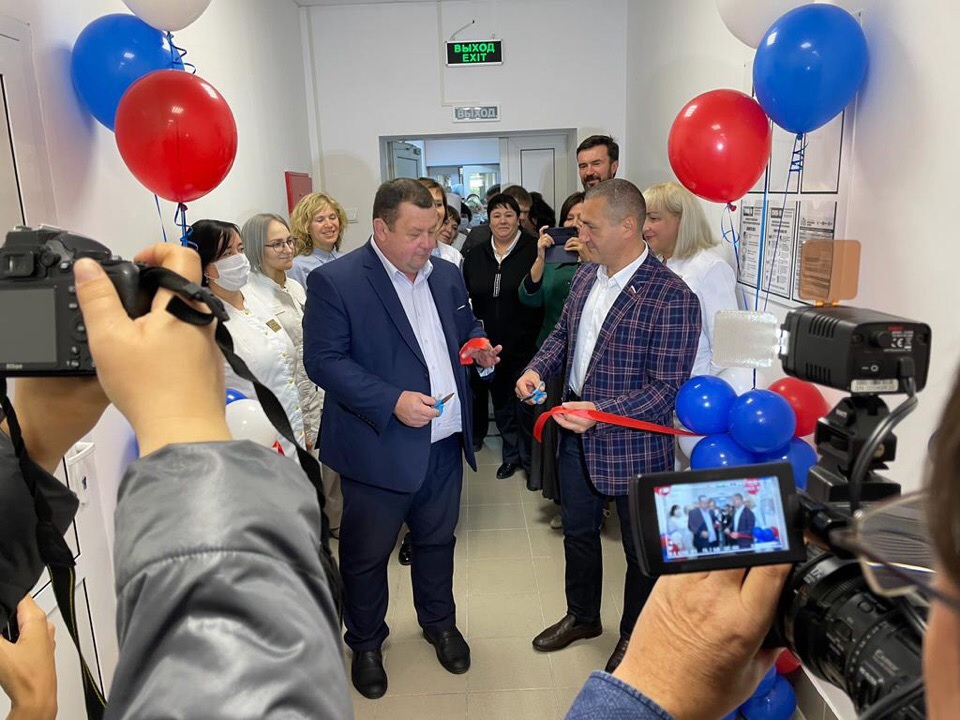 В Петуховском муниципальном округе торжественно открыли отремонтированное терапевтическое отделение больницы и фельдшерско-акушерский пункт в селе Новое Ильинское