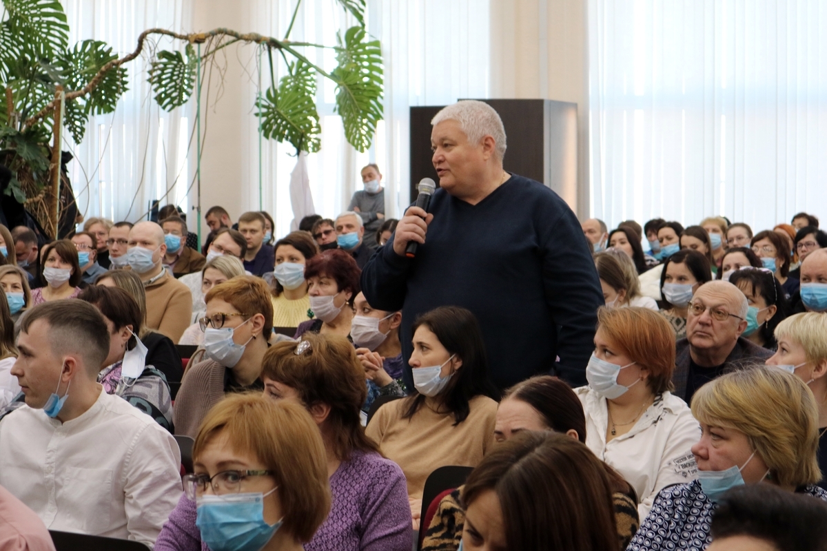 Директор департамента здравоохранения Алексей Сигидаев ответил на вопросы сотрудников медицинских учреждений