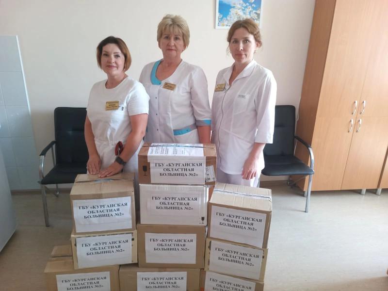 Сотрудники Курганской областной больницы №2 организовали сбор гуманитарной помощи для бойцов специальной военной операции