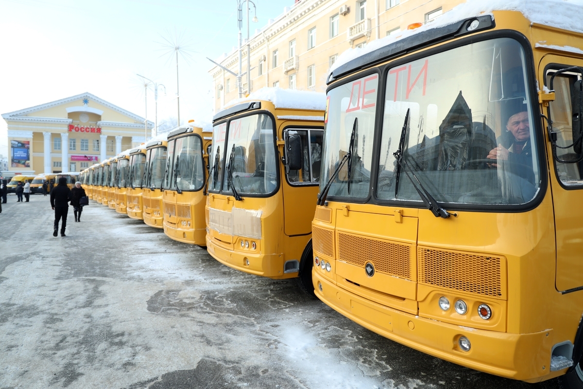 В канун Нового года образовательные и медицинские учреждения Курганской области получили новый транспорт