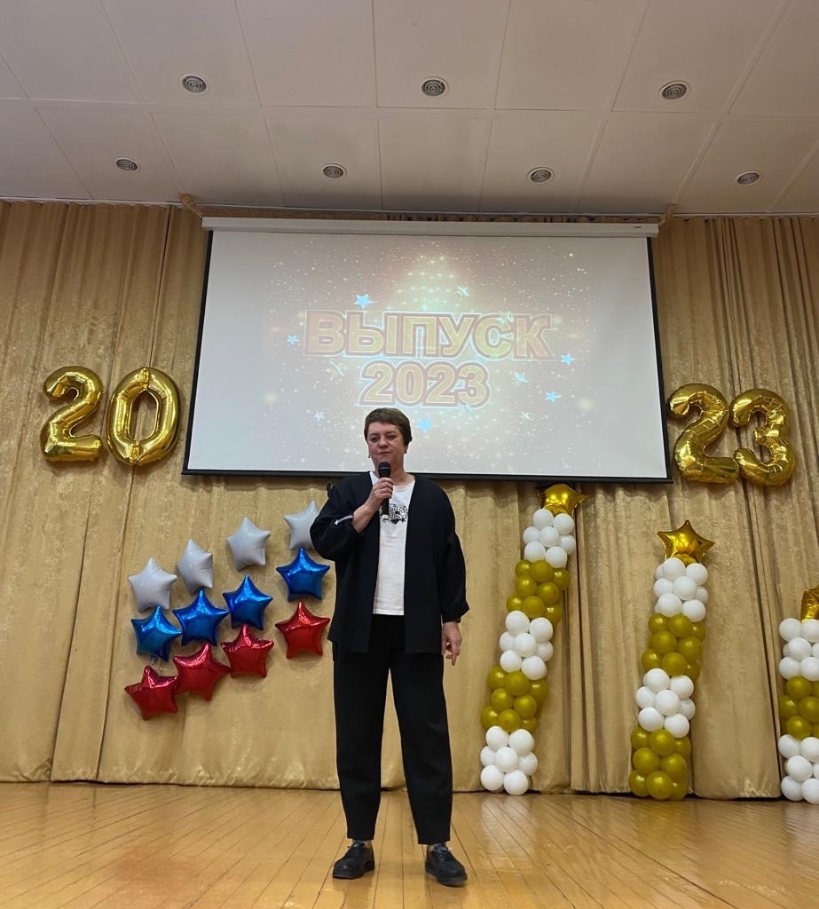 Сегодня, 27 июня, выпускникам Курганского базового медицинского колледжа торжественно вручили дипломы