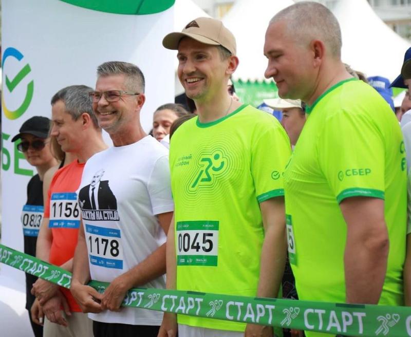 Сотрудники медицинских учреждений приняли участие в забеге «Зелёный марафон»