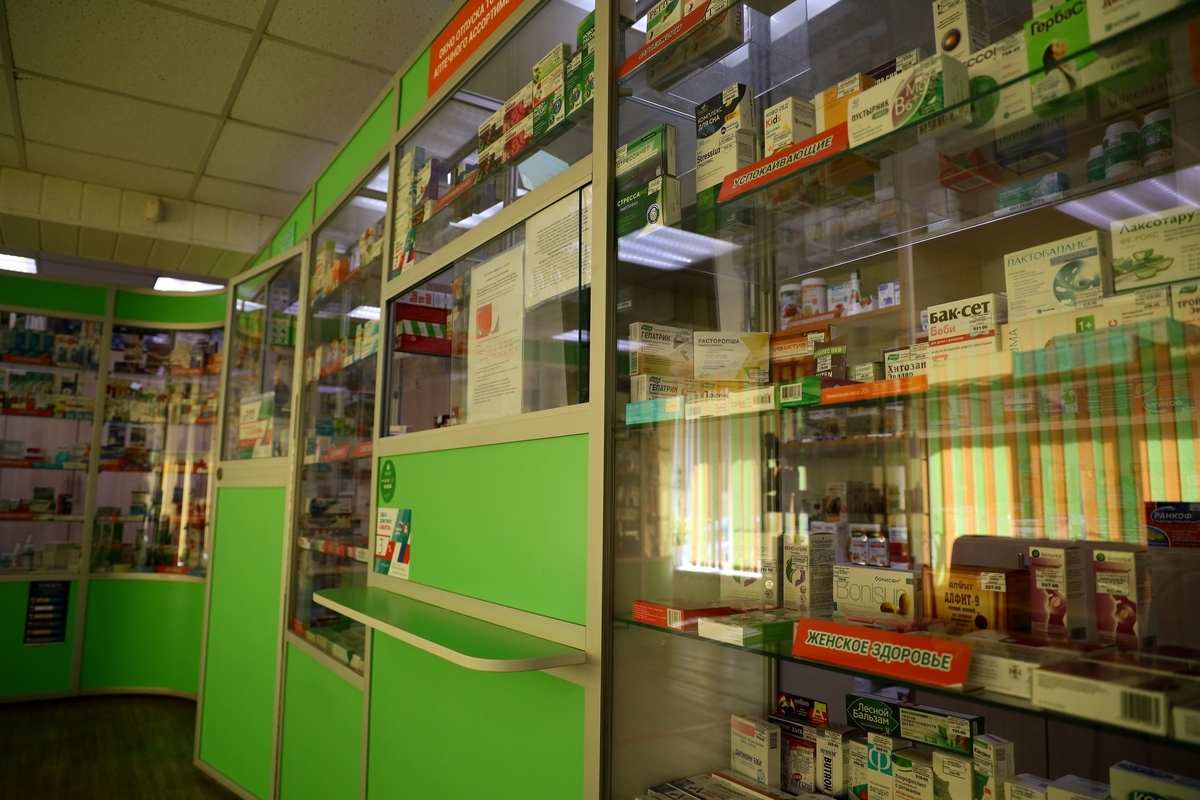 Губернатор Вадим Шумков поставил задачи по контролю цен на лекарственные препараты