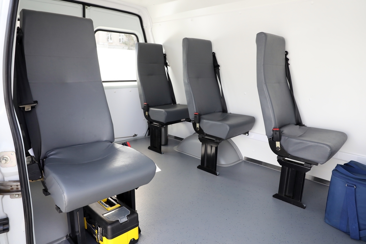 Губернатор Вадим Шумков вручил ключи от 24 новых машин неотложной помощи