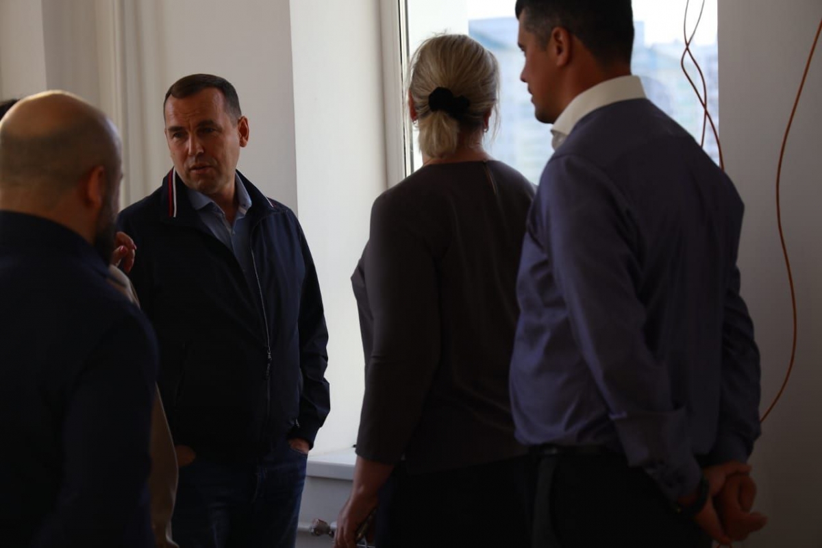 Губернатор проконтролировал завершение строительства детской поликлиники