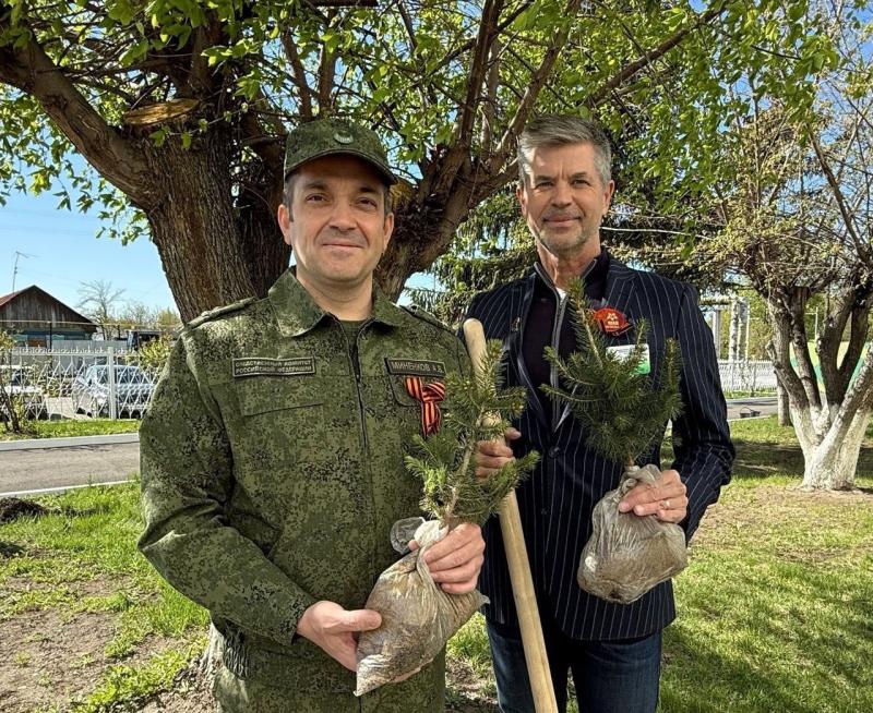 Аллея Победы Курганского областного госпиталя для ветеранов войн пополнилась новыми елями