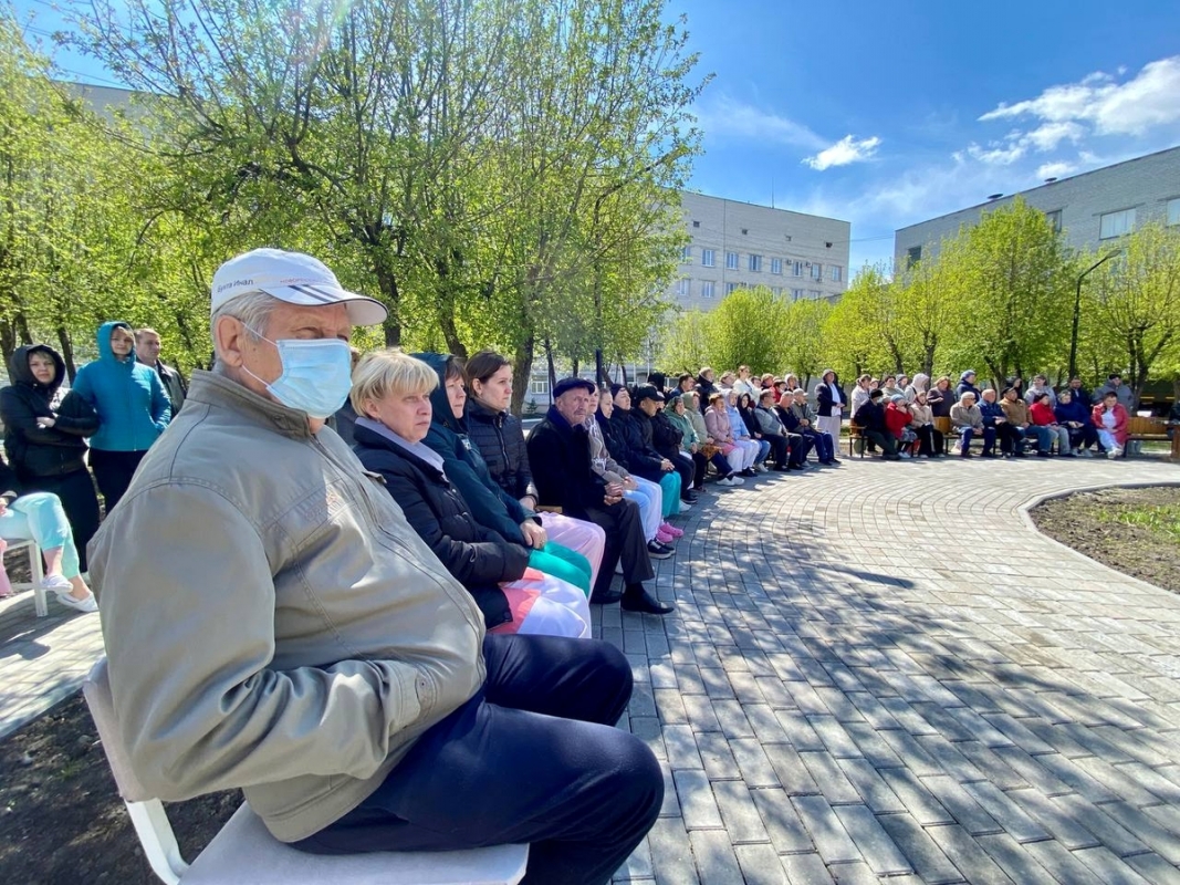 Замгубернатора Наталья Кирилова поздравила с наступающим Днём Победы пациентов и сотрудников областного госпиталя ветеранов войн