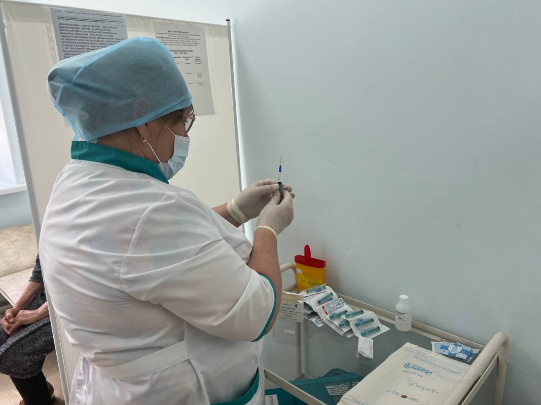 Жители Курганской области, находящиеся в пунктах временного размещения, проходят вакцинацию против вирусного гепатита А
