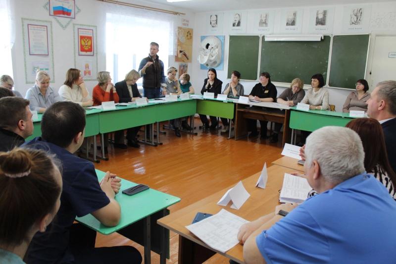 В Юргамышском филиале Курганского базового медицинского колледжа прошла встреча со студентами 4 курсов с руководителями медицинских организаций