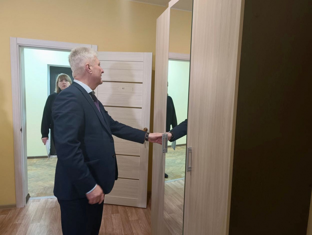 Глава Краснодонского района ЛНР поблагодарил Курганскую область за помощь в проведении ремонта социального общежития