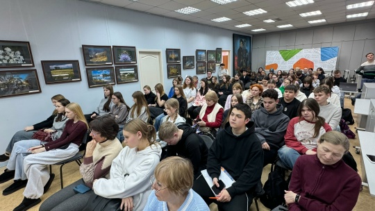 В рамках Всемирного дня борьбы против рака главный внештатный специалист онколог Департамента здравоохранения Курганской области рассказал о профилактике онкологических заболеваний.