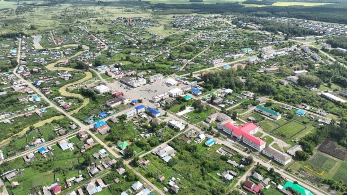 Губернатор Вадим Шумков оценил ремонт социальных объектов в Шатрово и поставил задачи на ближайшую перспективу