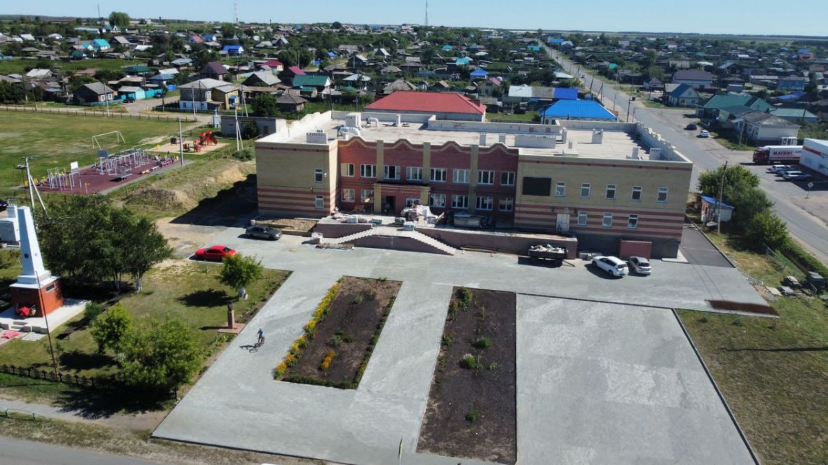 По поручению губернатора Вадима Шумкова в Звериноголовском округе продолжат приводить в порядок дороги и объекты социальной сферы