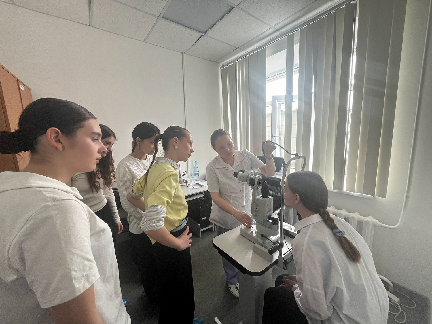 С 21 апреля по 25 апреля в медицинских организациях Курганской области проходят встречи со школьниками