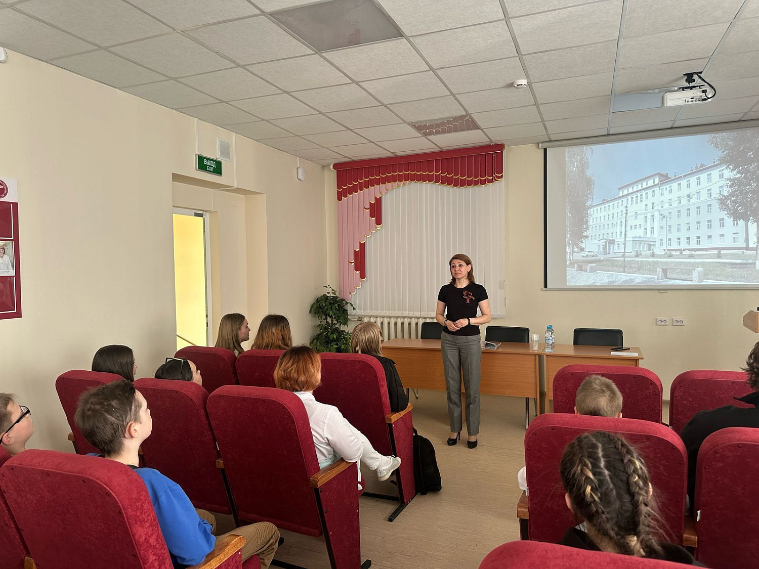 С 21 апреля по 25 апреля в медицинских организациях Курганской области проходят встречи со школьниками