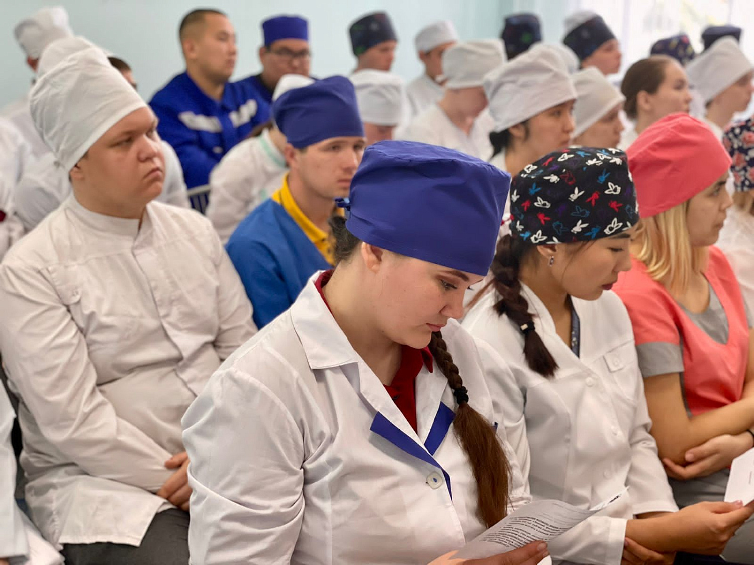 Сегодня состоялось предварительное распределение выпускников в Макушинском филиале Курганского базового медицинского колледжа.