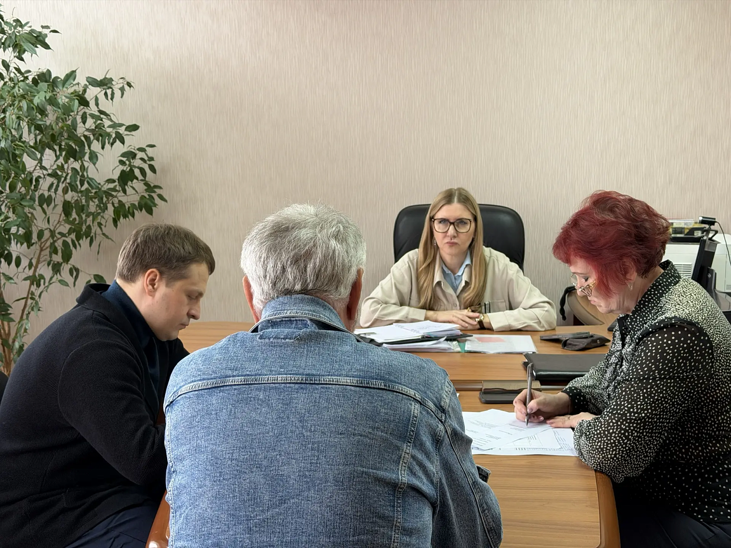 По поручению Губернатора Курганской области проведен личный прием граждан c жителями Варгашинского муниципального округа по вопросам качества оказания медицинской помощи.